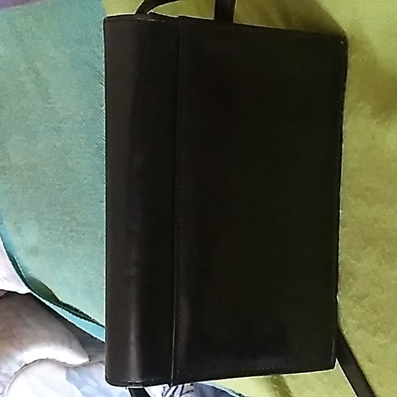 Vintage Black Purse w/Goldtone Cougar - Picture 3 of 13